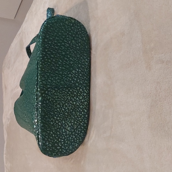 Green Textured Leather With Gold Hardware Crossbody, Sholder Hand Bag Tote - Picture 7 of 13